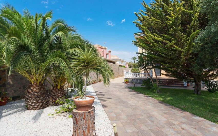 Revente - Villa -
Orihuela Costa - Costa Blanca