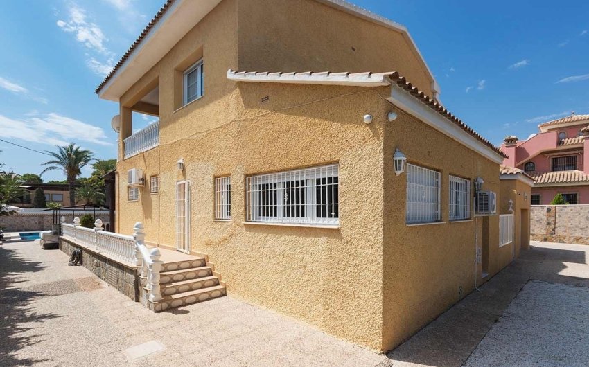 Revente - Villa -
Orihuela Costa - Costa Blanca