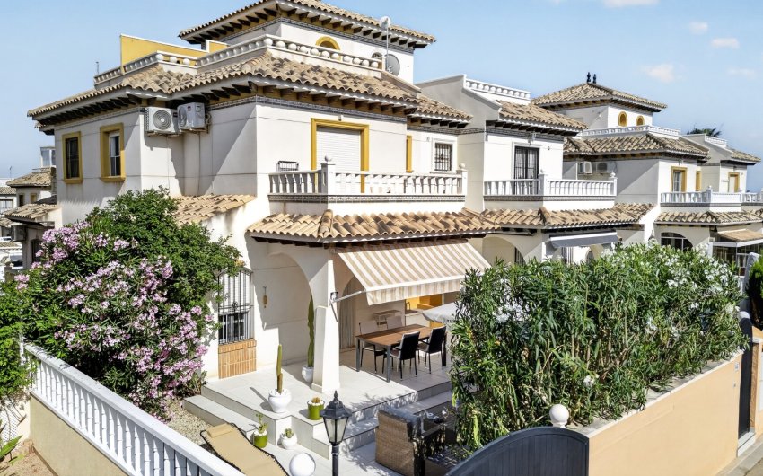 Revente - Villa -
Orihuela Costa - Costa Blanca