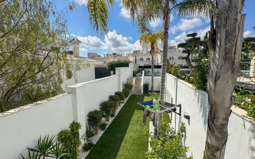 Revente - Villa -
Orihuela Costa - Costa Blanca