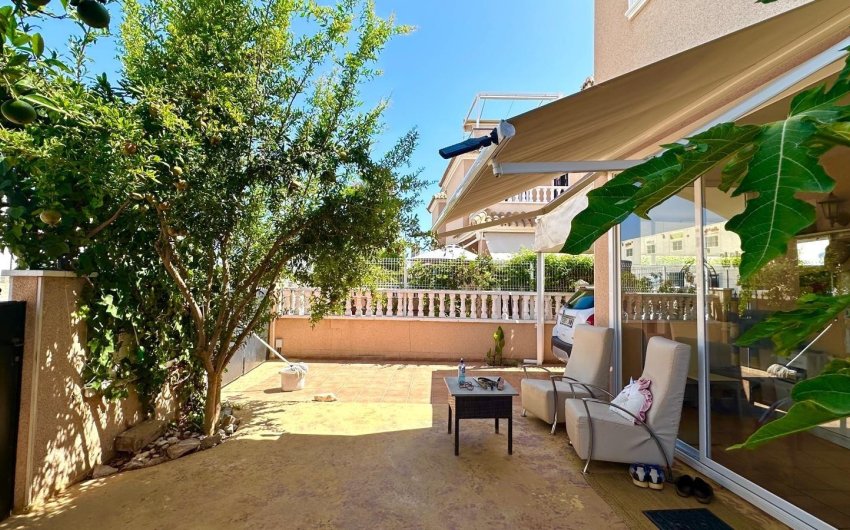 Revente - Villa -
Orihuela Costa - La Regia