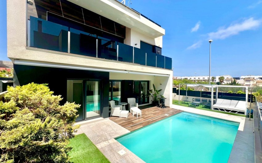 Revente - Villa -
Orihuela Costa - Lomas de Cabo Roig