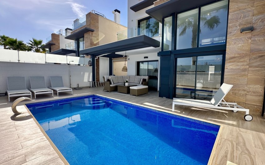 Revente - Villa -
Orihuela Costa - Lomas De Cabo Roig