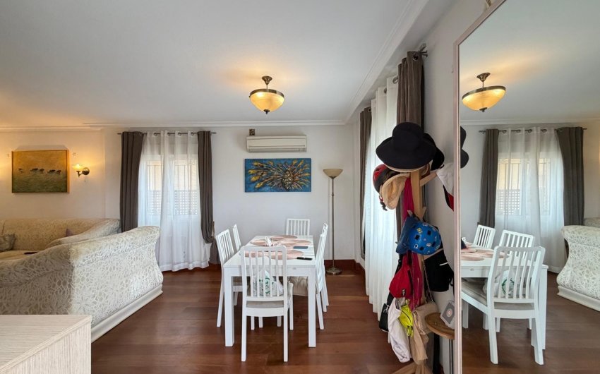 Revente - Villa -
Orihuela Costa - Lomas De Don Juan