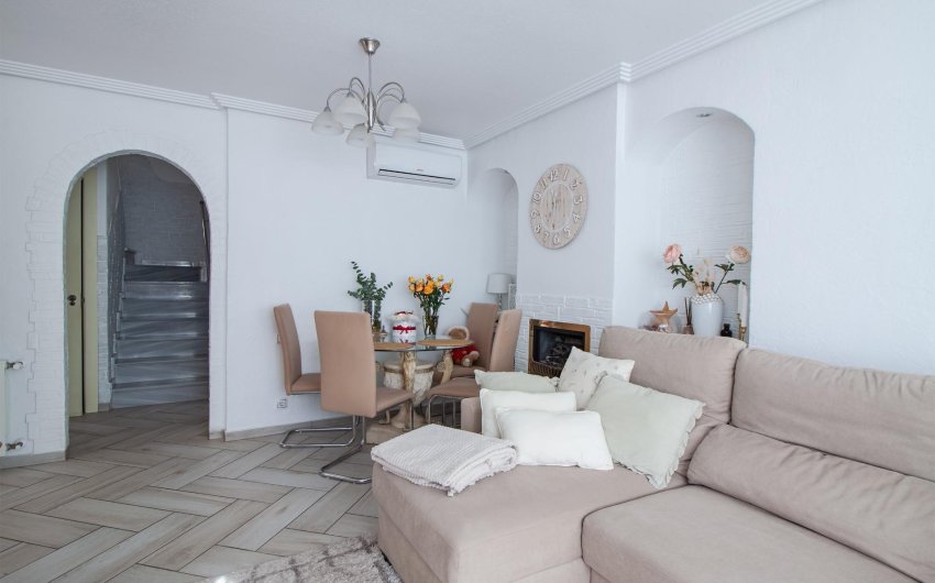 Revente - Villa -
Orihuela Costa - Los Almendros-la Florida