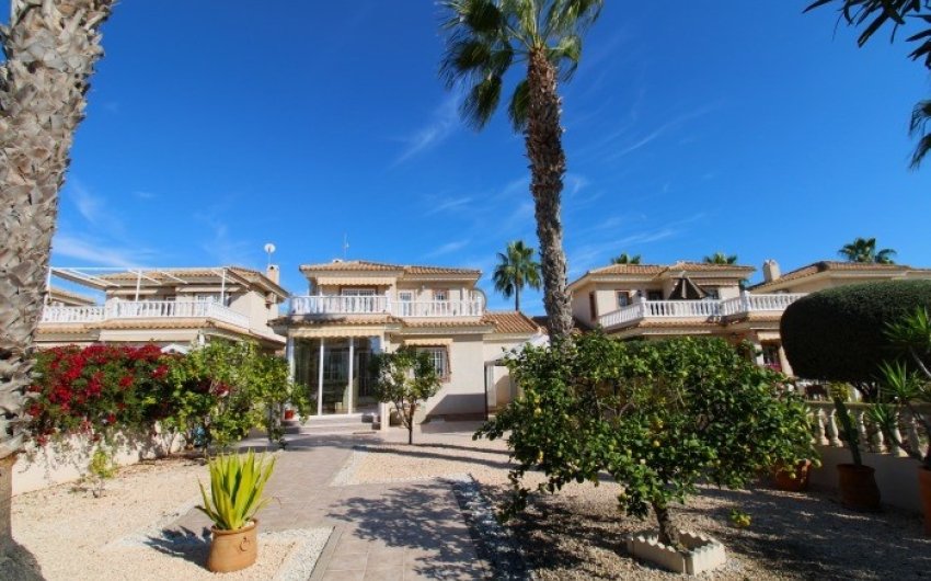 Revente - Villa -
Orihuela Costa - Los Dolses