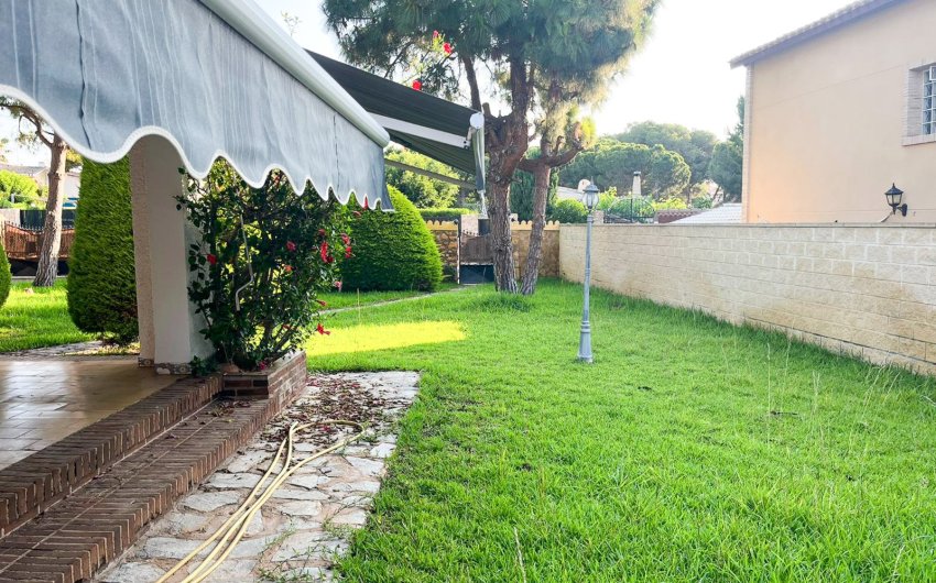 Revente - Villa -
Orihuela Costa - Punta Prima