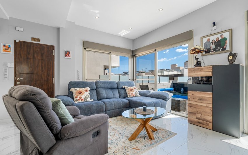 Revente - Villa -
Orihuela Costa - Villamartín