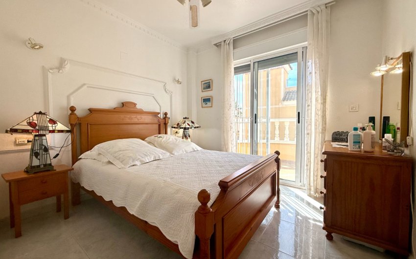 Revente - Villa -
Orihuela Costa - Villamartín