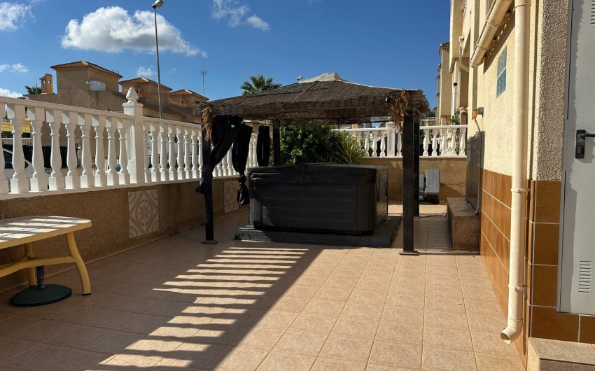 Revente - Villa -
Orihuela Costa - Villamartín