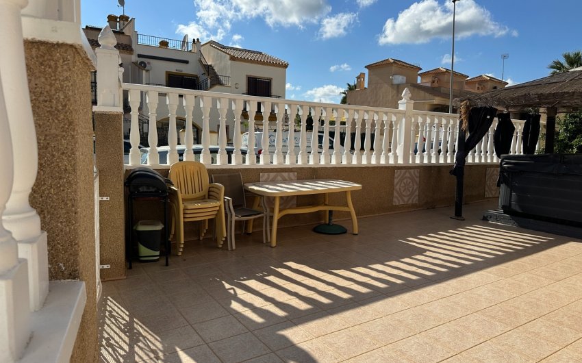 Revente - Villa -
Orihuela Costa - Villamartín