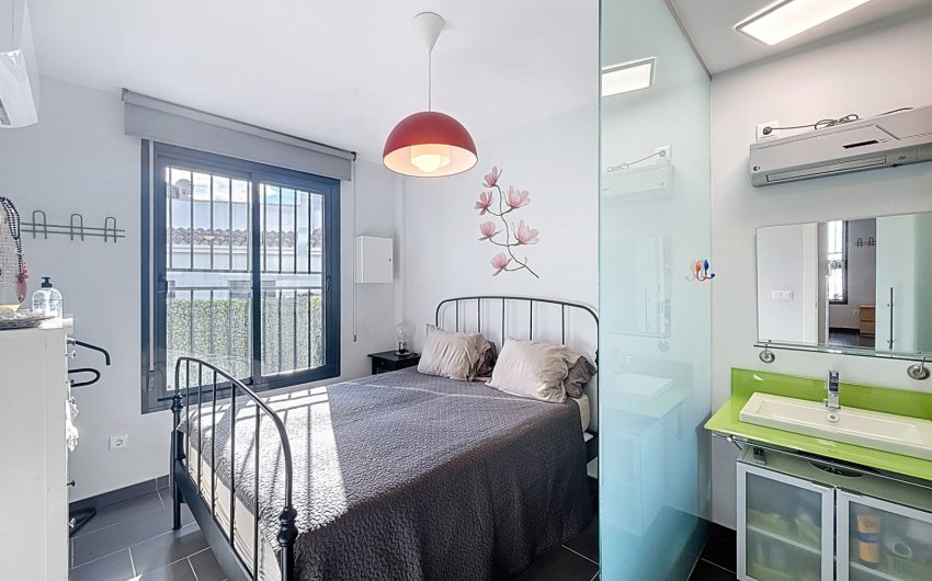 Revente - Villa -
Orihuela Costa - Villamartín