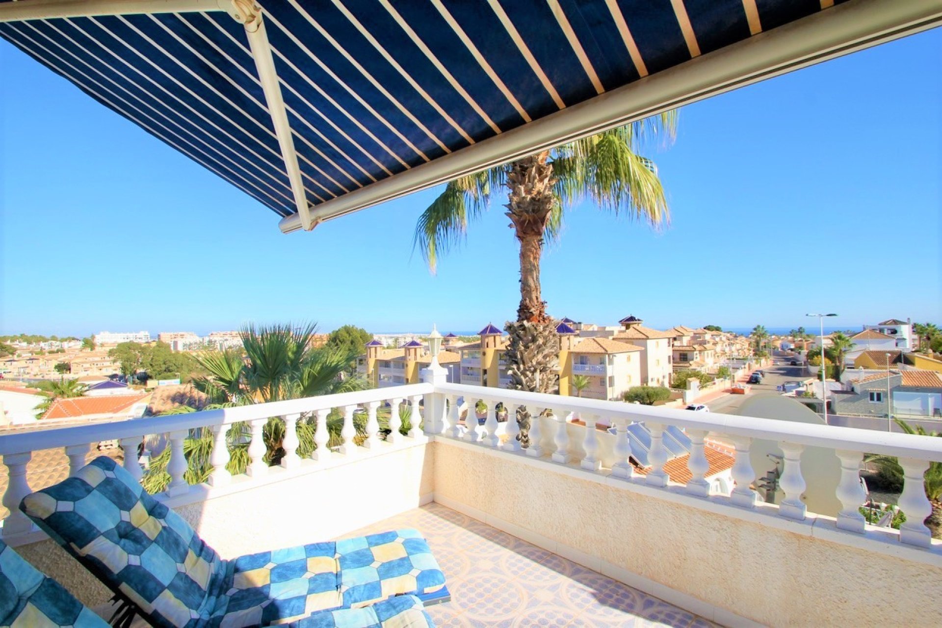 Revente - Villa -
Orihuela Costa - Villamartín