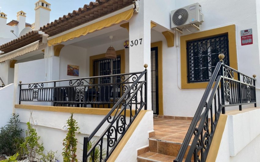 Revente - Villa -
Orihuela Costa - Villamartín