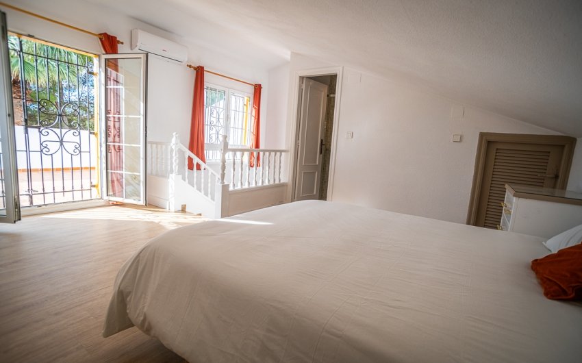 Revente - Villa -
Orihuela Costa - Villamartín