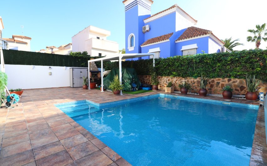 Revente - Villa -
Orihuela Costa - Villamartín