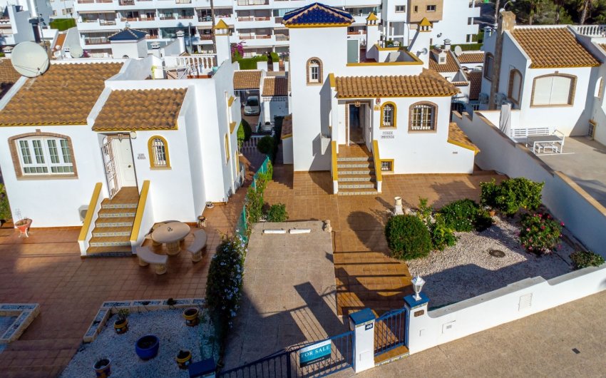 Revente - Villa -
Orihuela Costa - Villamartín