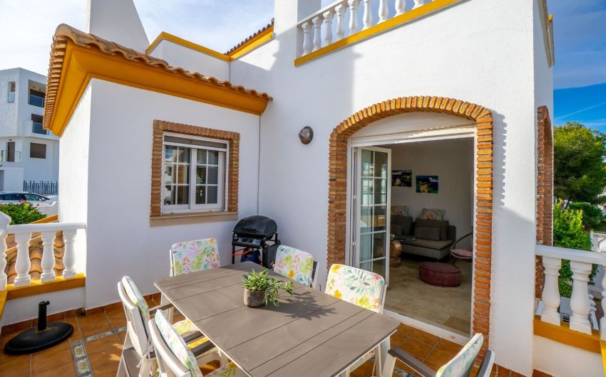 Revente - Villa -
Orihuela Costa - Villamartín