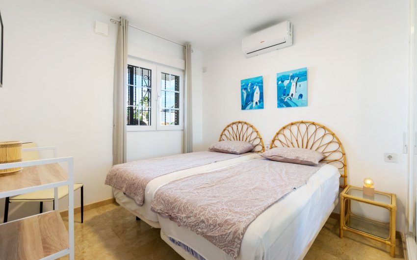 Revente - Villa -
Orihuela Costa - Villamartín