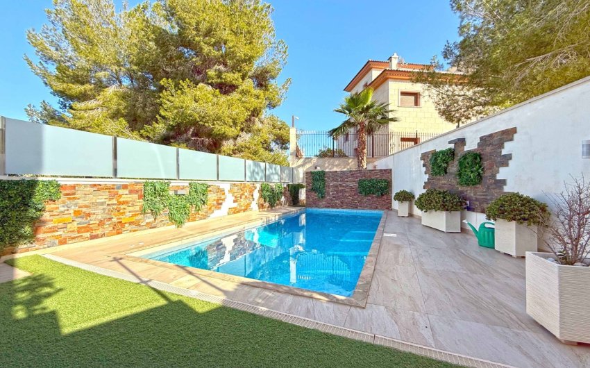 Revente - Villa -
Orihuela Costa - Villamartín