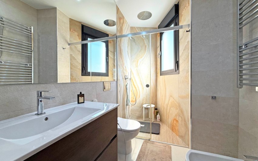 Revente - Villa -
Orihuela Costa - Villamartín