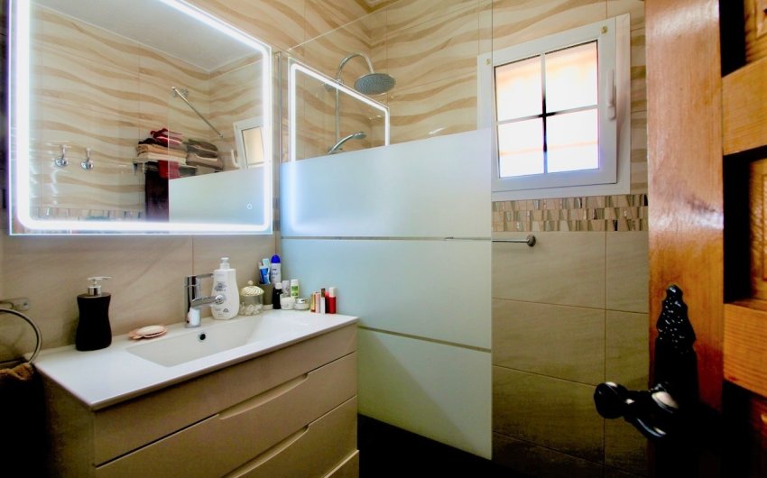 Revente - Villa -
Orihuela Costa - Villamartín