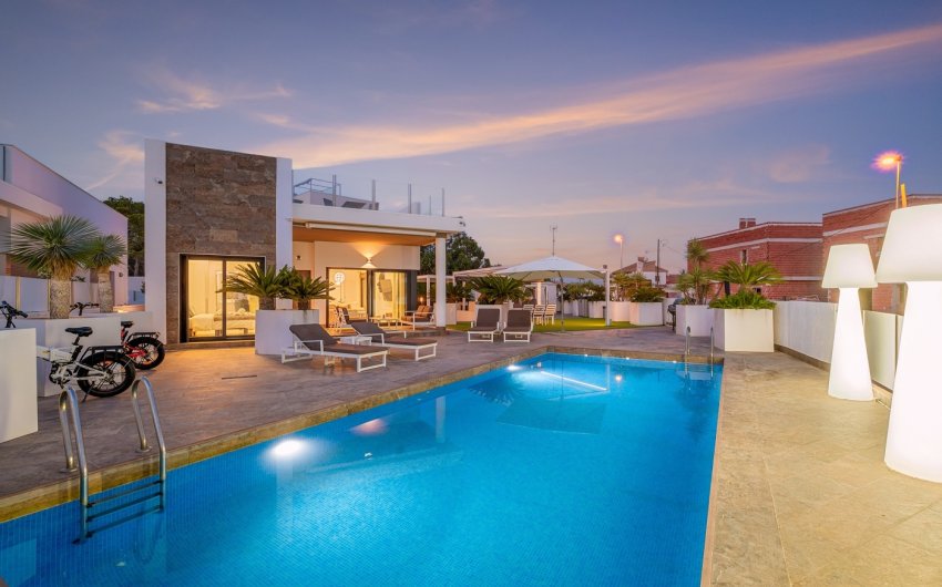 Revente - Villa -
Orihuela Costa - Villamartín