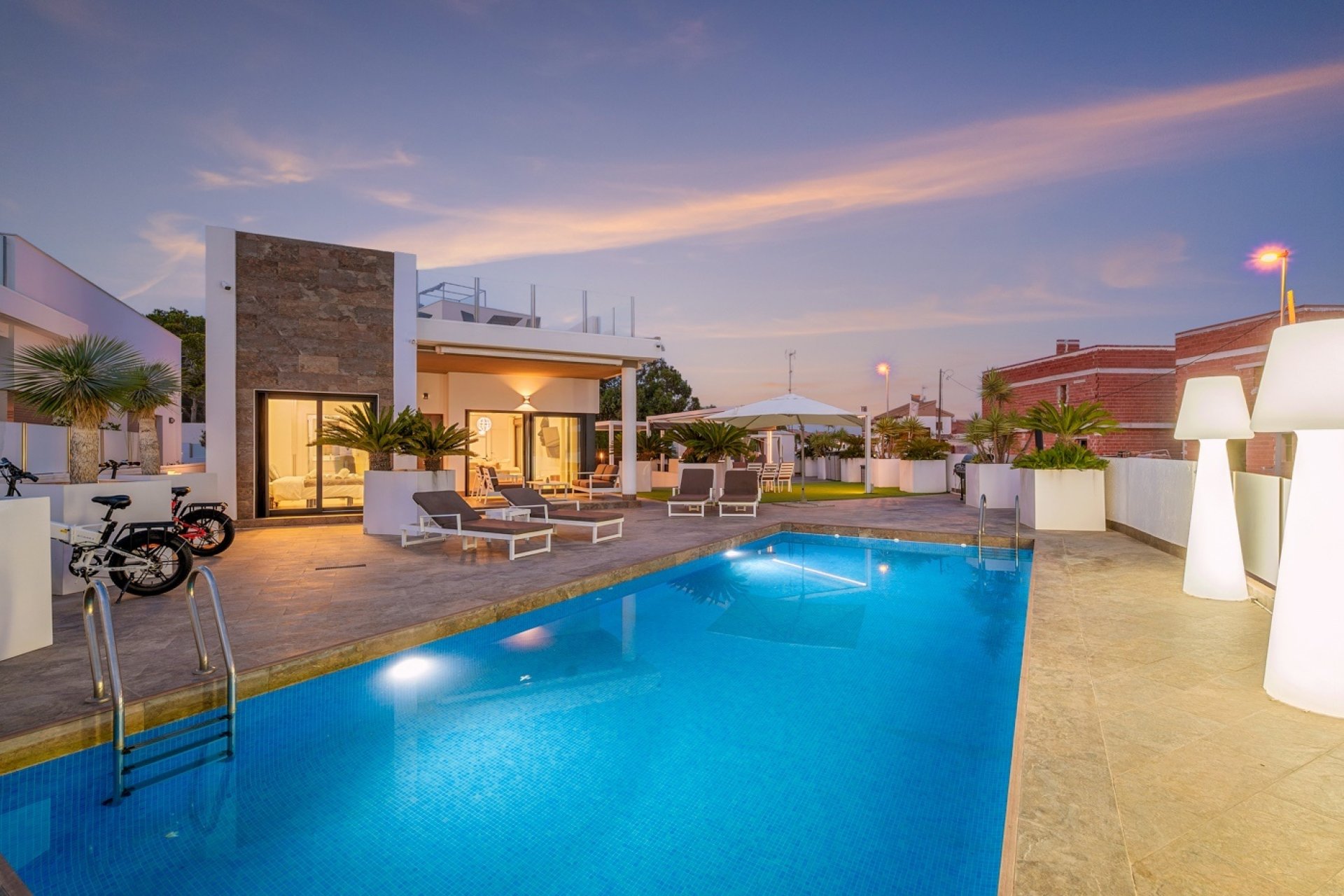 Revente - Villa -
Orihuela Costa - Villamartín