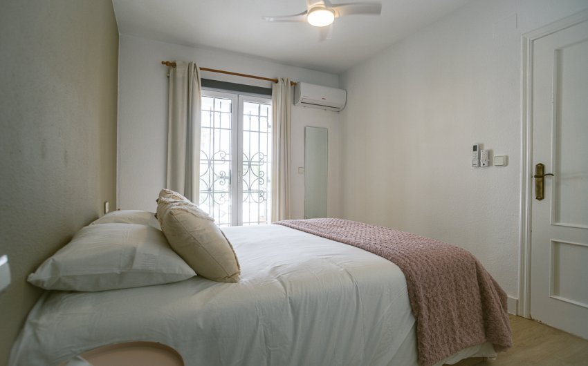 Revente - Villa -
Orihuela Costa - Villamartín