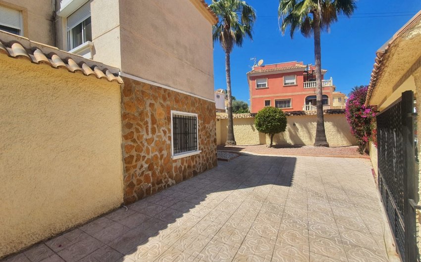 Revente - Villa -
Orihuela Costa - Villamartin
