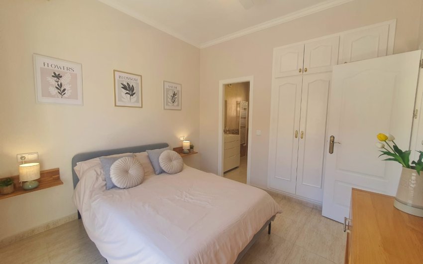 Revente - Villa -
Orihuela Costa - Villamartin