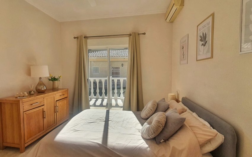 Revente - Villa -
Orihuela Costa - Villamartin