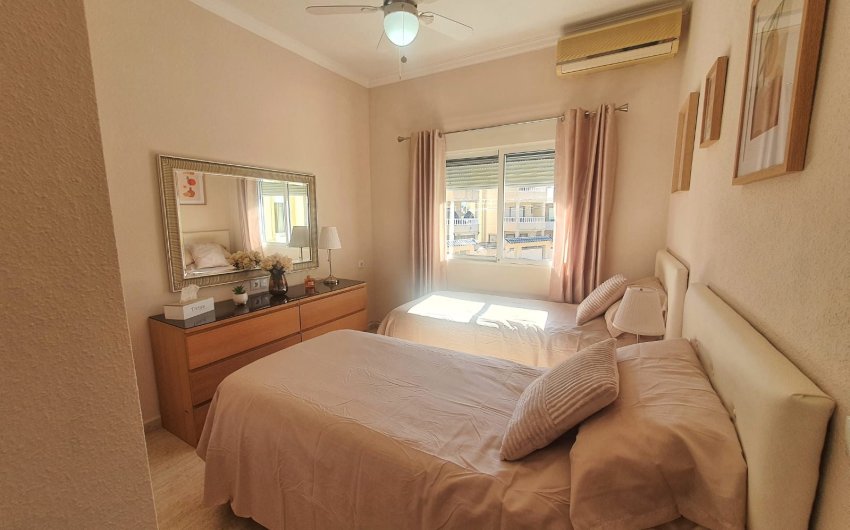 Revente - Villa -
Orihuela Costa - Villamartin