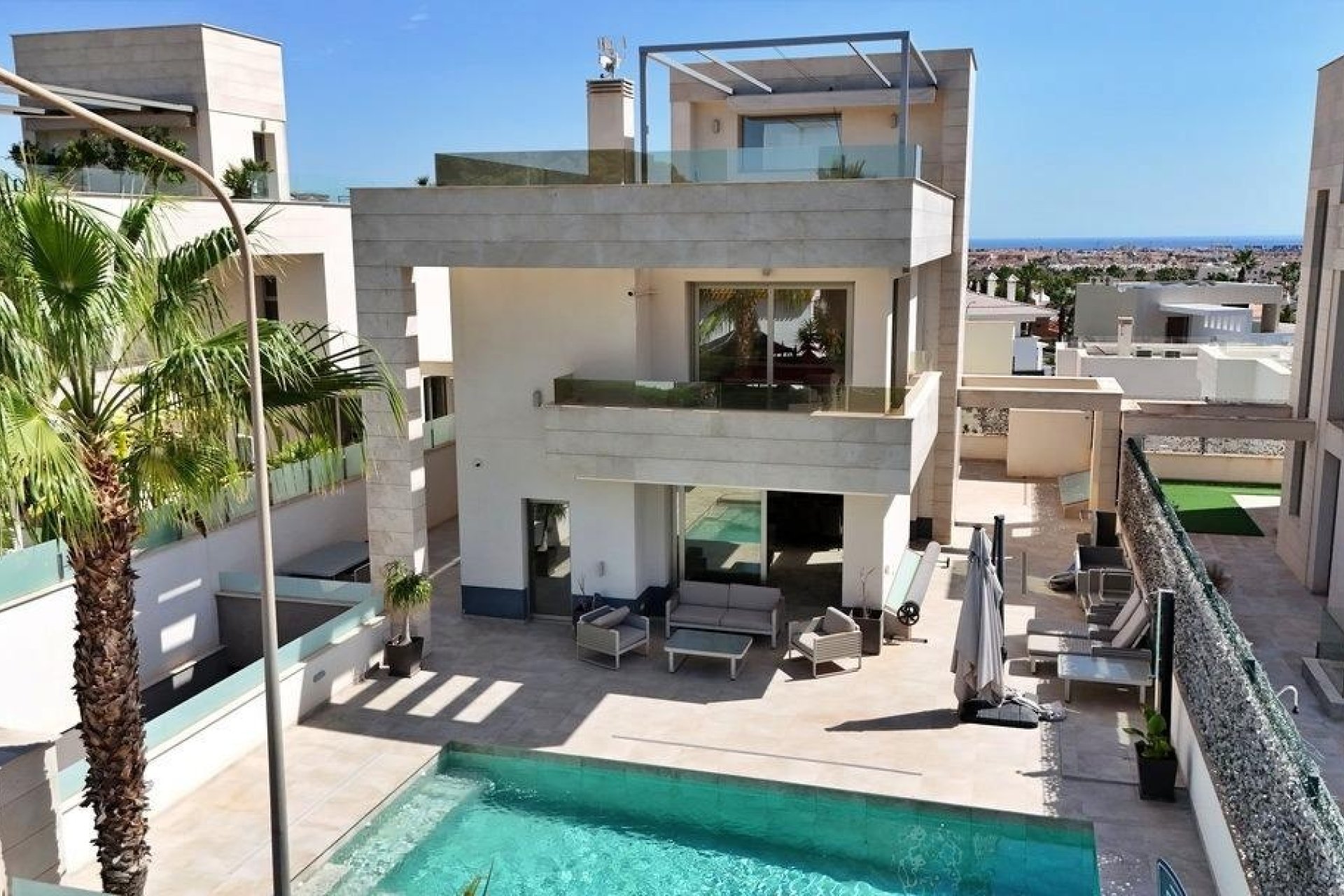 Revente - Villa -
Orihuela Costa - Villamartín
