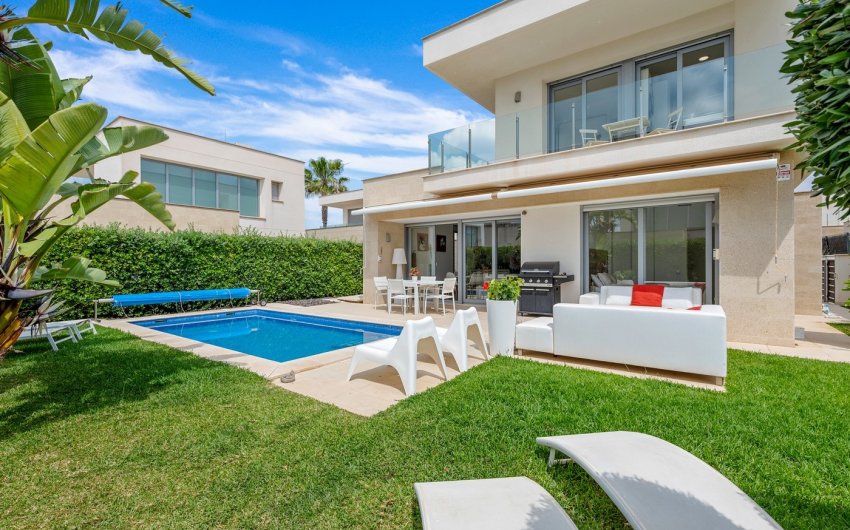 Revente - Villa -
Orihuela Costa - Vistabella