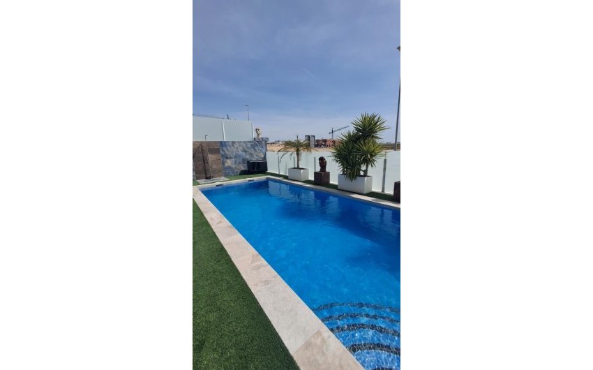 Revente - Villa -
Orihuela - Entre Naranjos Vistabella Golf