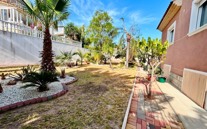 Revente - Villa -
Orihuela - Inland
