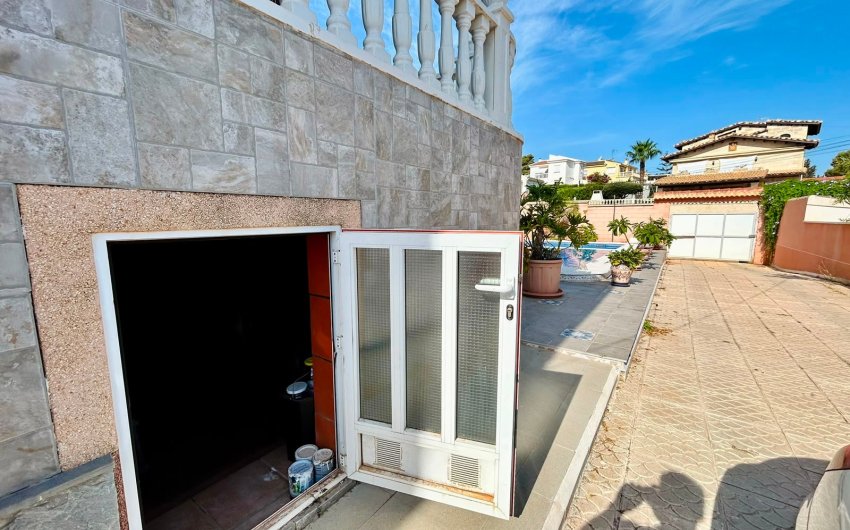 Revente - Villa -
Orihuela - Inland