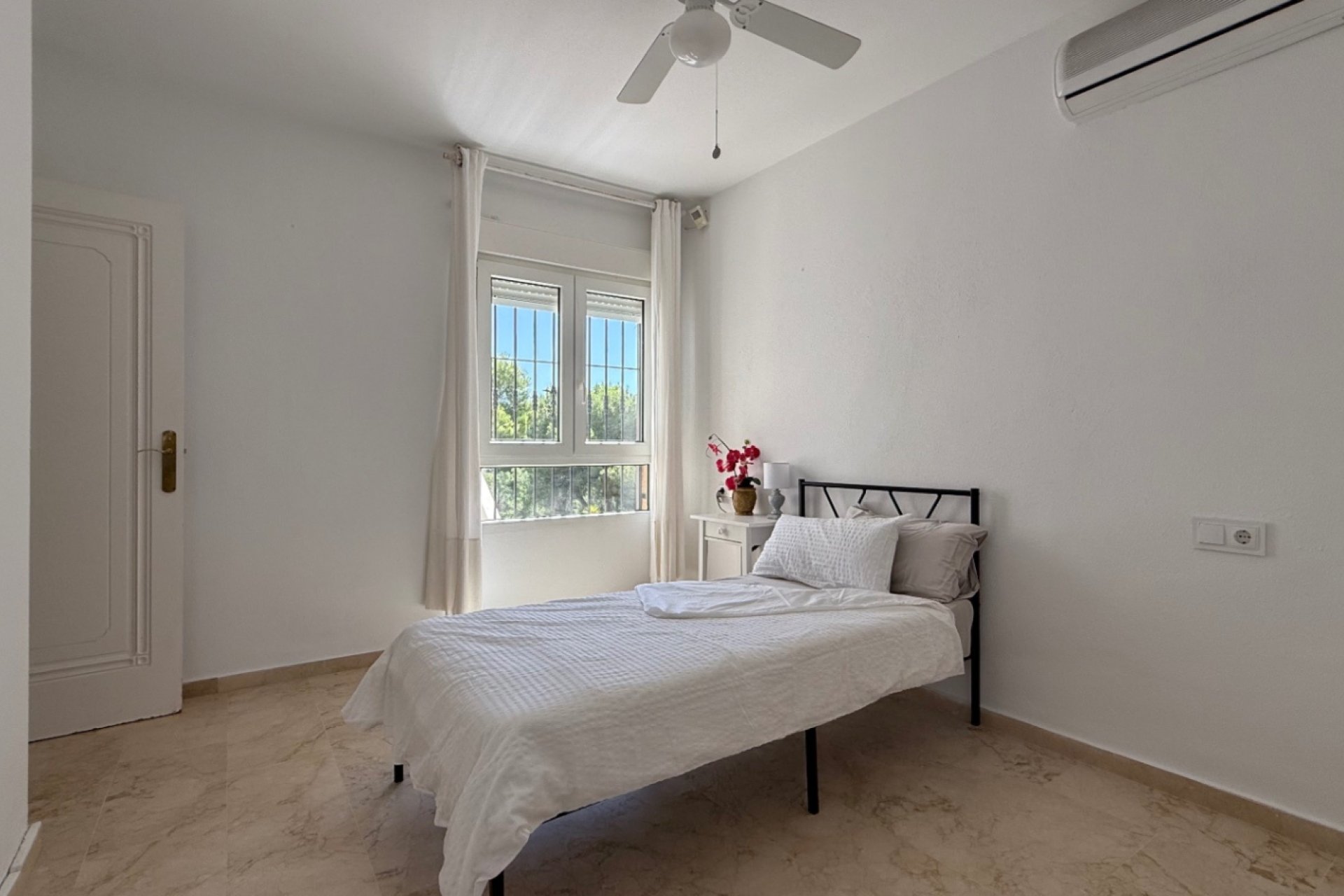 Revente - Villa -
Orihuela - Inland