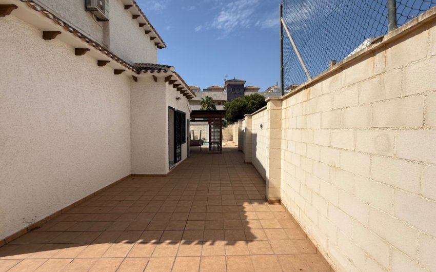 Revente - Villa -
Orihuela - Inland