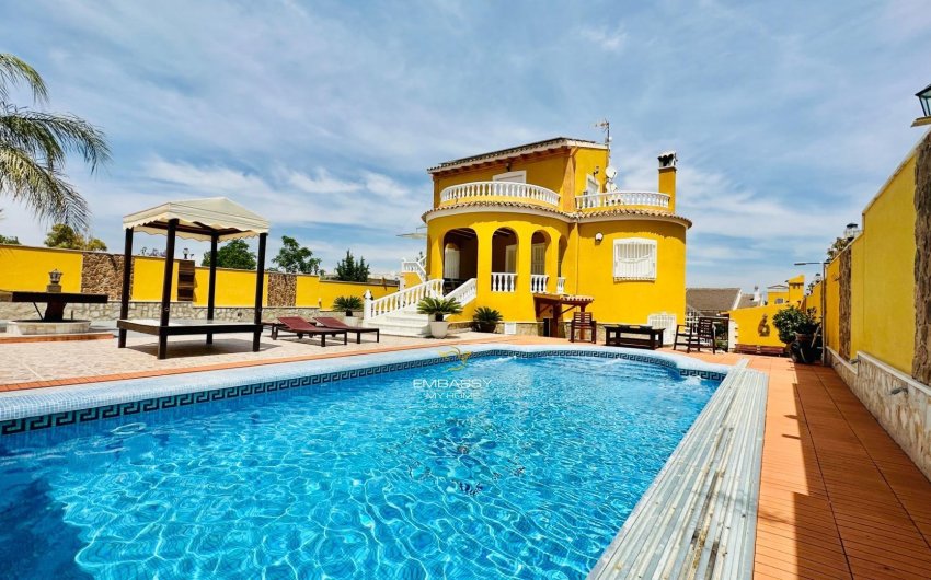 Revente - Villa -
Orihuela - Urb. Montepinar