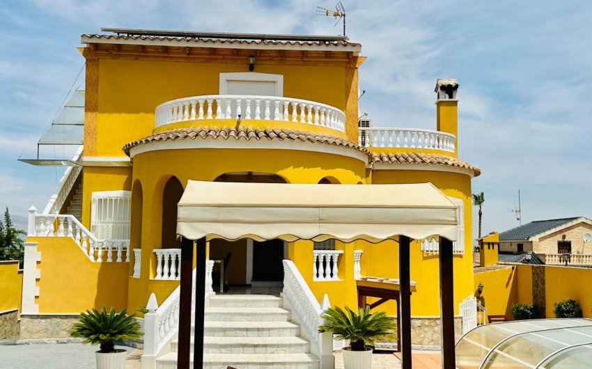 Revente - Villa -
Orihuela - Urb. Montepinar