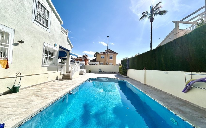 Revente - Villa -
Pinar de Campoverde - Inland