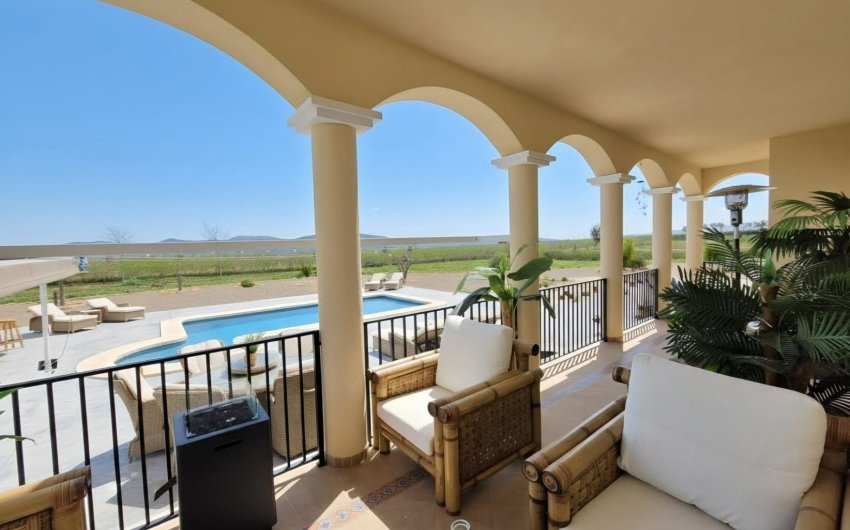 Revente - Villa -
Pinoso - Inland