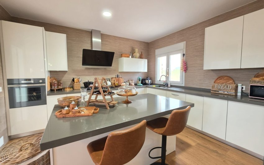 Revente - Villa -
Pinoso - Inland