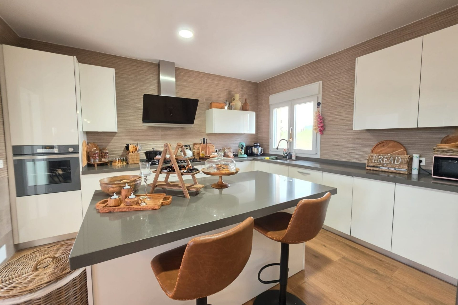 Revente - Villa -
Pinoso - Inland