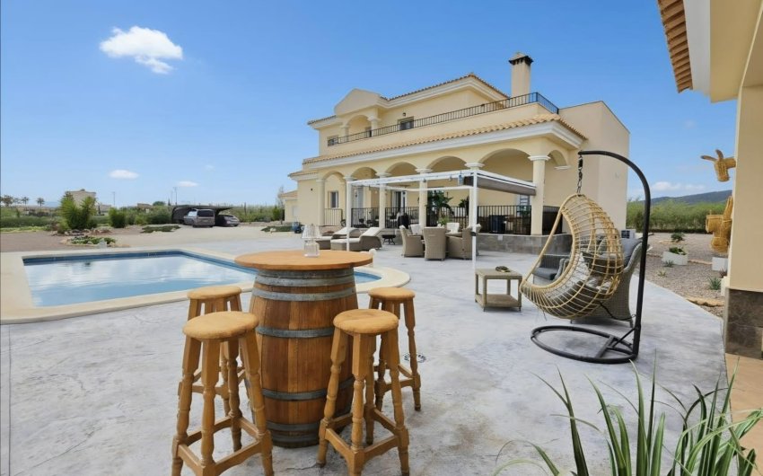 Revente - Villa -
Pinoso - Inland