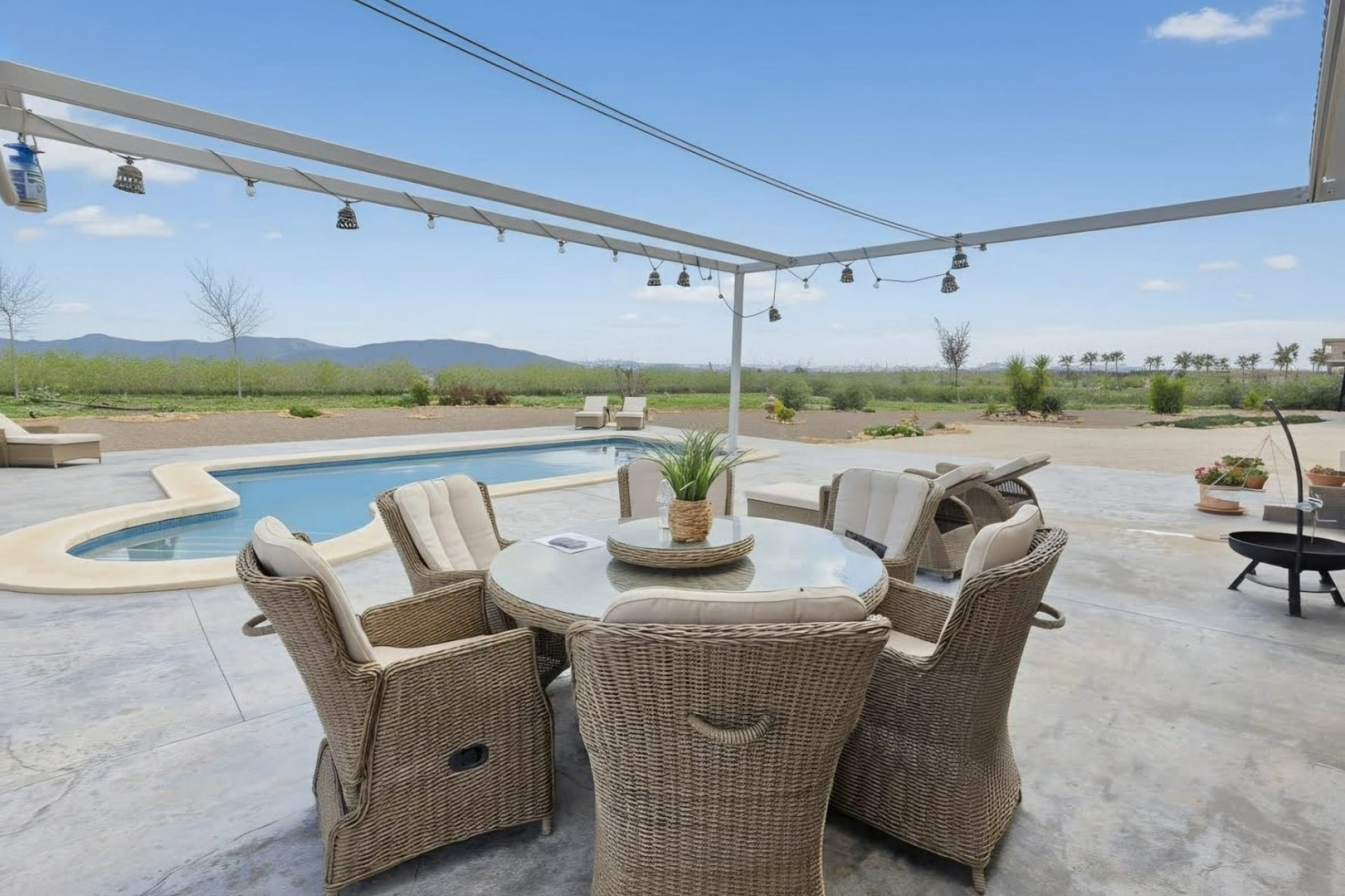 Revente - Villa -
Pinoso - Inland