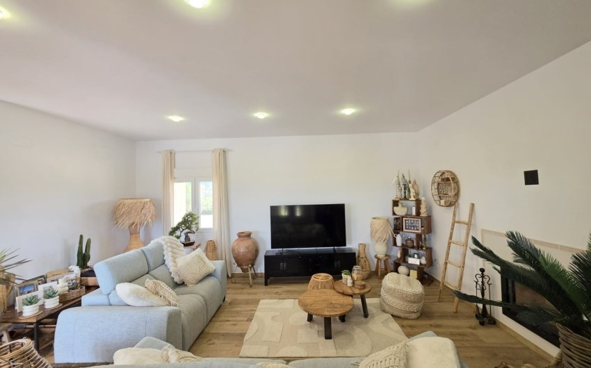 Revente - Villa -
Pinoso - Inland