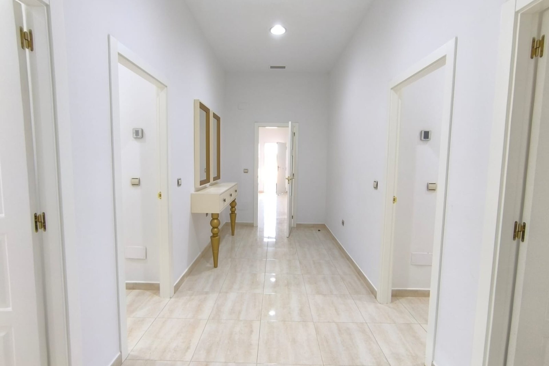 Revente - Villa -
Pinoso - Inland